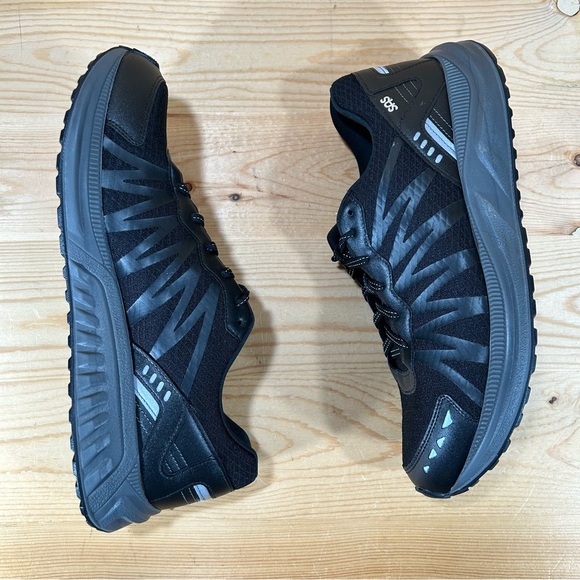NWOB SAS Pursuit Vibram Lace Up Sneakers
Stability 
Men’s D width 
Black/Black - Picture 5 of 8